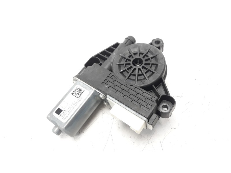 Recambio de motor elevalunas delantero derecho para bmw serie 1 lim. (f40) 2.0 16v turbodiesel referencia OEM IAM 19031060023 CM