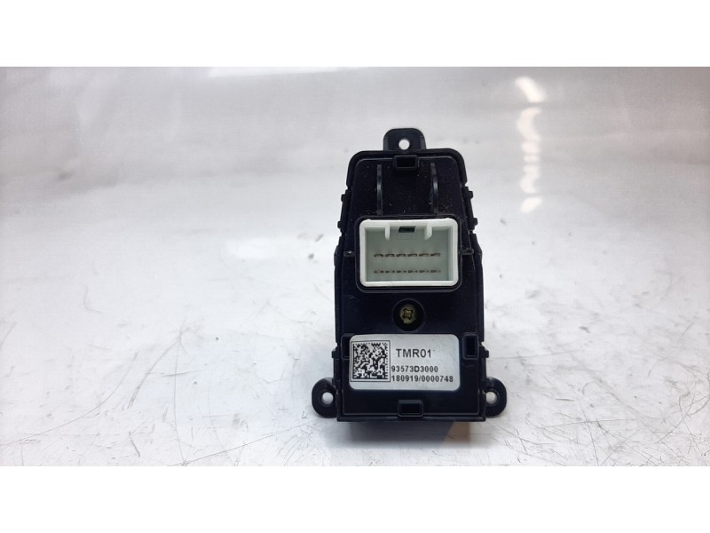 Recambio de mando retrovisor para hyundai tucson 1.6 cat referencia OEM IAM 93573D3000  