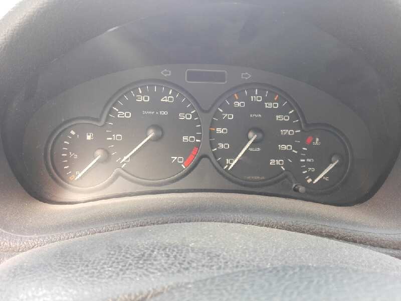 peugeot 206 berlina del año 2000