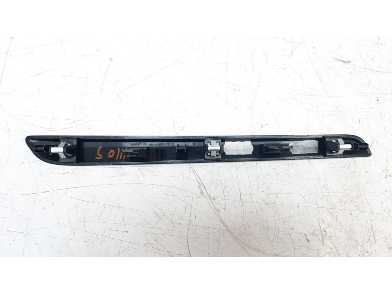 Recambio de moldura para renault megane iv berlina 5p 1.5 blue dci diesel fap referencia OEM IAM 684125999R  
