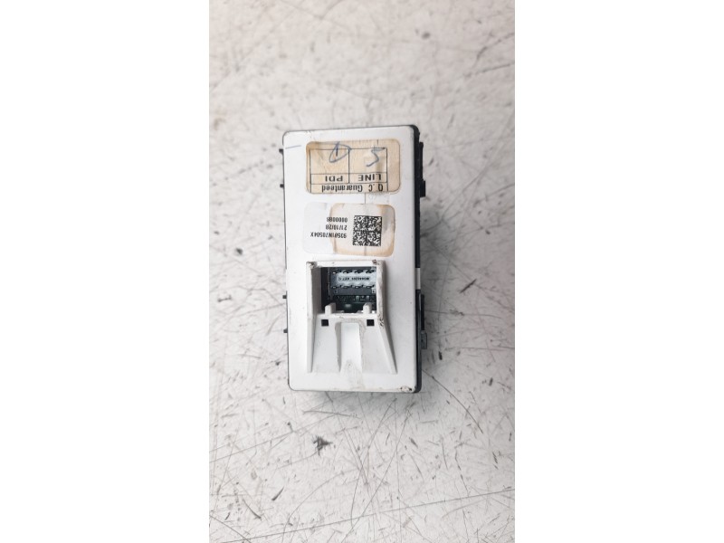 Recambio de mando elevalunas delantero derecho para hyundai tucson (nx) maxx 2wd referencia OEM IAM 93581N70504X  