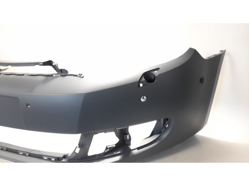 Recambio de paragolpes delantero para volkswagen golf vi (5k1) referencia OEM IAM 5K0807217BPGRU 107234628 VG0381042