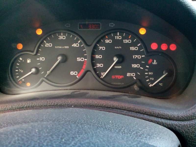 peugeot 206 berlina del año 2001