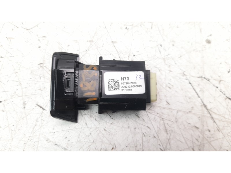 Recambio de warning para hyundai tucson (nx) maxx 2wd referencia OEM IAM 93790N7000  