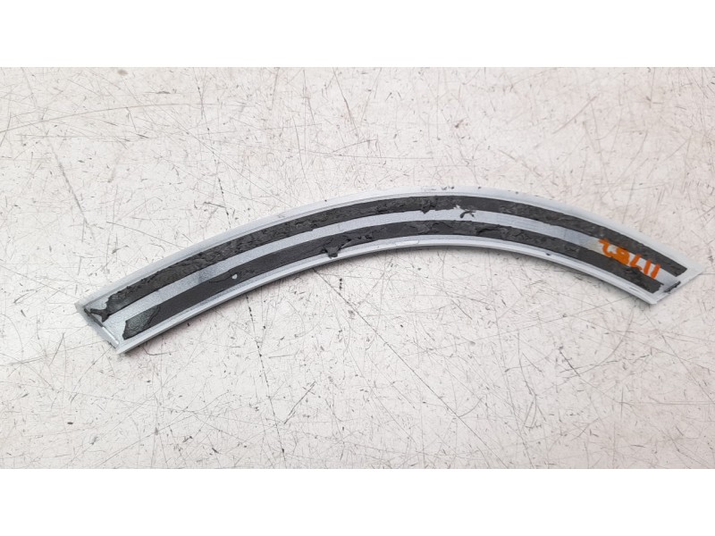 Recambio de aletin trasero derecho para seat ateca (khp) fr referencia OEM IAM 575854970C  