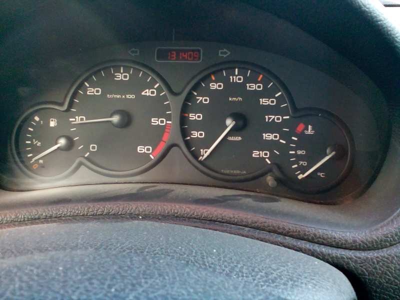 peugeot 206 berlina del año 2001