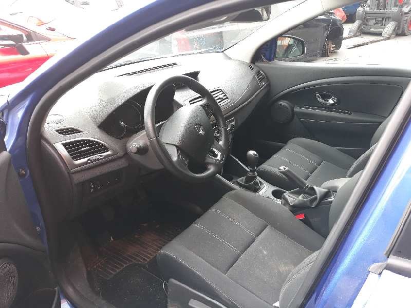 renault megane iii berlina 5 p del año 2013