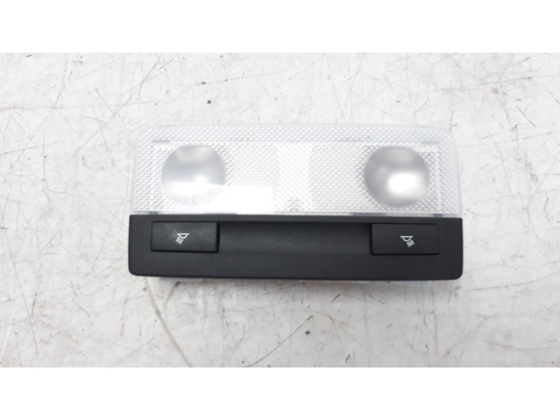 Recambio de luz interior para opel astra j gtc biturbo referencia OEM IAM 22774331  
