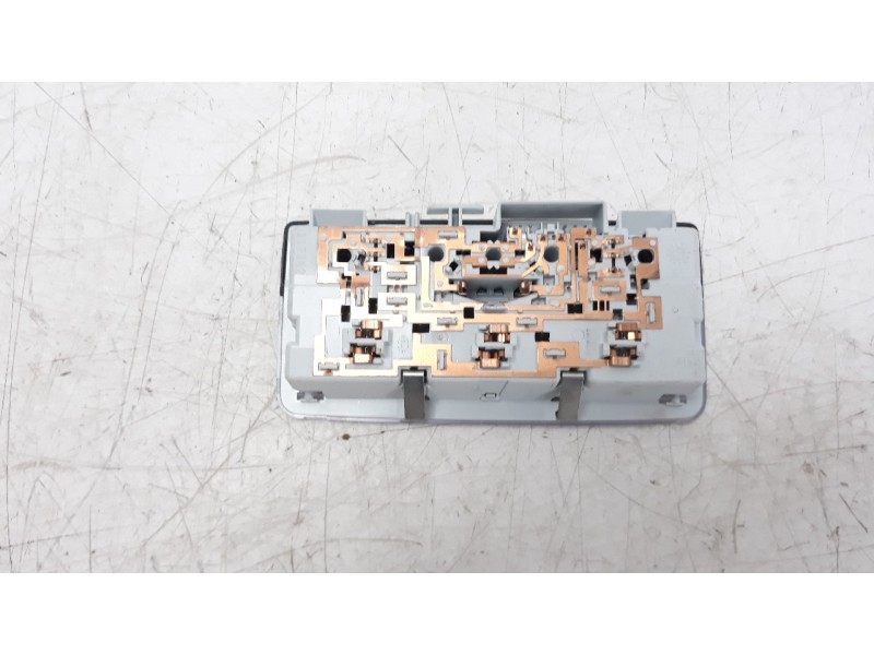 Recambio de luz interior para opel astra j gtc biturbo referencia OEM IAM 22774331  