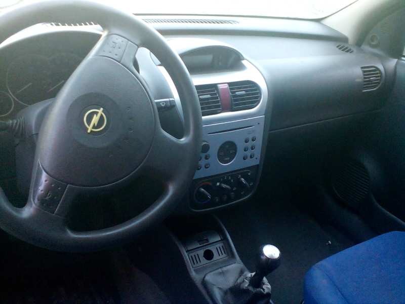 opel corsa c del año 2003