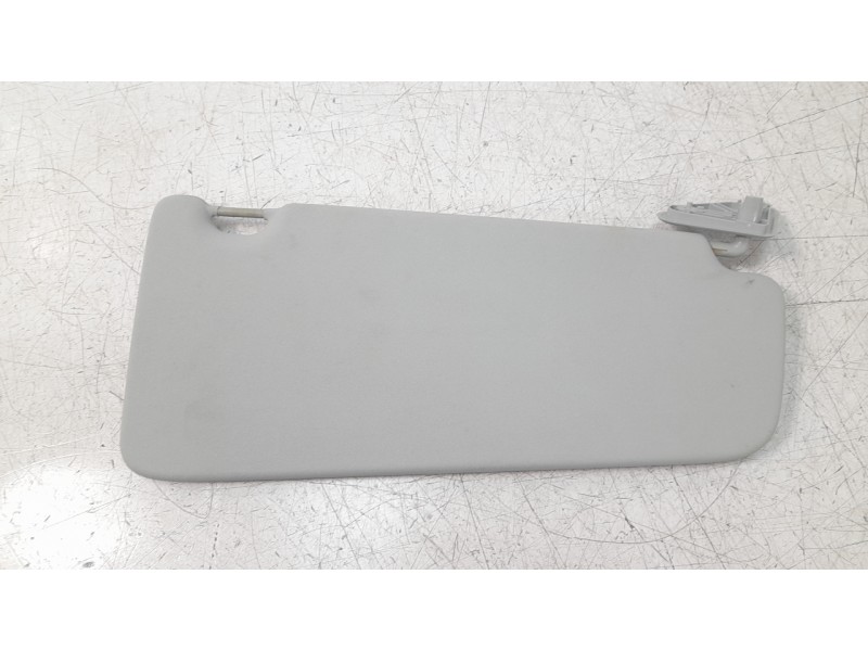 Recambio de parasol izquierdo para land rover discovery sport 2.0 td4 cat referencia OEM IAM LR060426  