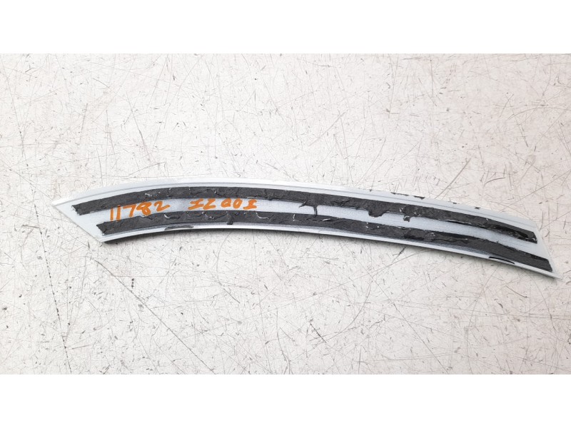 Recambio de aletin trasero izquierdo para seat ateca (khp) fr referencia OEM IAM 575854989D  