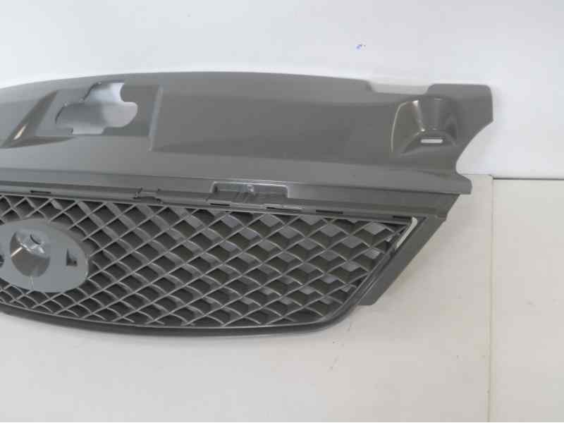Recambio de rejilla delantera para ford mondeo berlina (ge) referencia OEM IAM 1357021 FD1092001 30400000