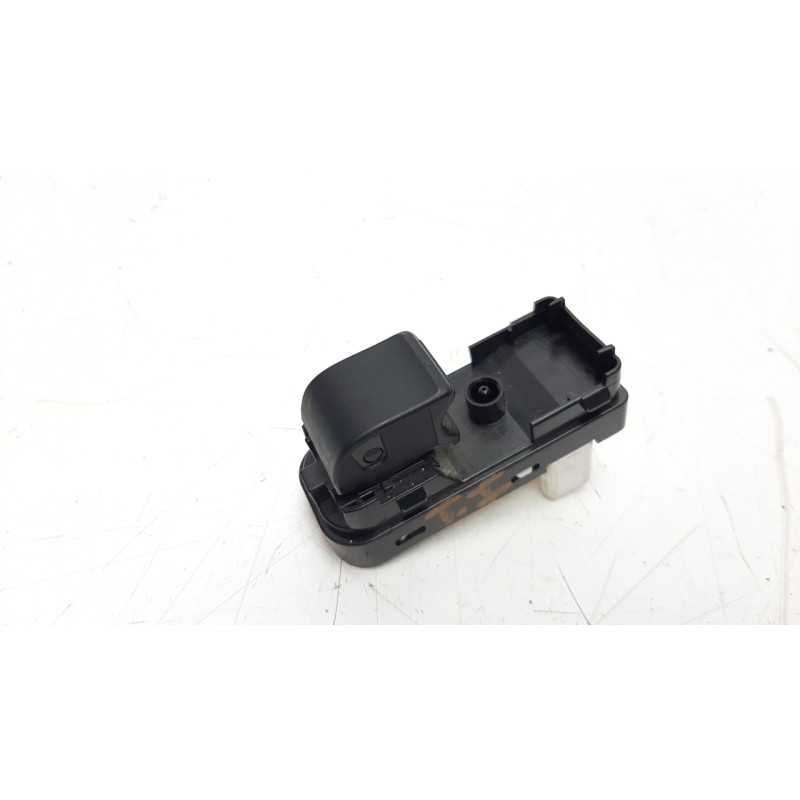 Recambio de mando elevalunas trasero izquierdo para mazda 3 lim. () 2.2 turbodiesel cat referencia OEM IAM KD3566370  