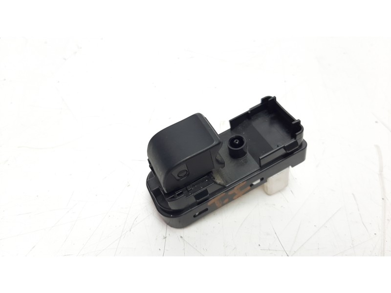 Recambio de mando elevalunas trasero izquierdo para mazda 3 lim. () 2.2 turbodiesel cat referencia OEM IAM KD3566370  