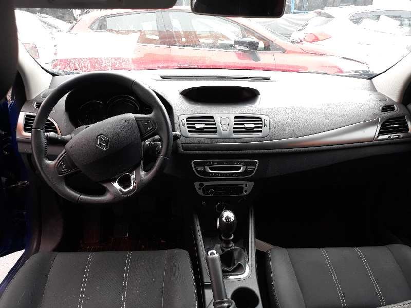 renault megane iii berlina 5 p del año 2013