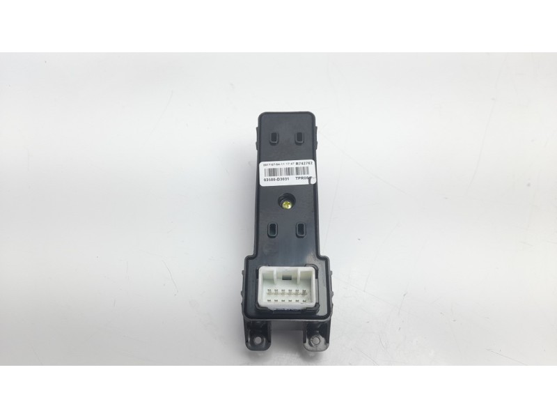 Recambio de mando elevalunas trasero izquierdo para hyundai tucson 1.6 cat referencia OEM IAM 93580D3031  