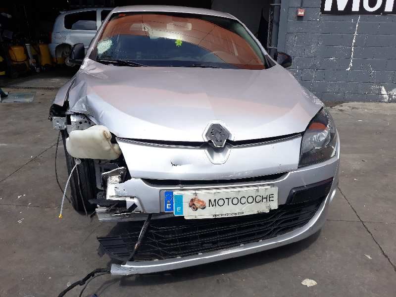 renault megane iii berlina 5 p del año 2011