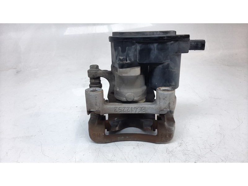 Recambio de pinza de freno trasera izquierda para hyundai tucson 1.6 cat referencia OEM IAM 58210D7710  