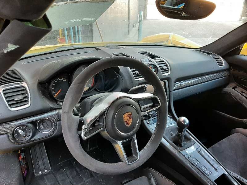 porsche cayman (typ 981c) del año 2015