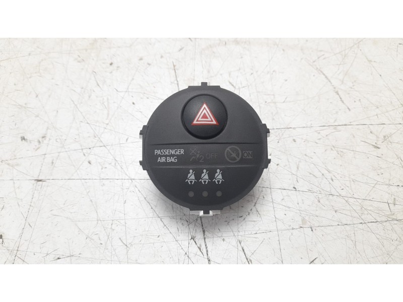 Recambio de warning para toyota yaris hybrid feel referencia OEM IAM 839500D100  