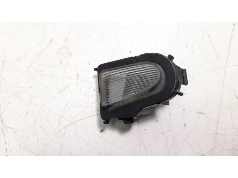 Recambio de piloto lateral derecho para mercedes-benz clase e (w211) berlina 2.6 cat referencia OEM IAM 2038200259  