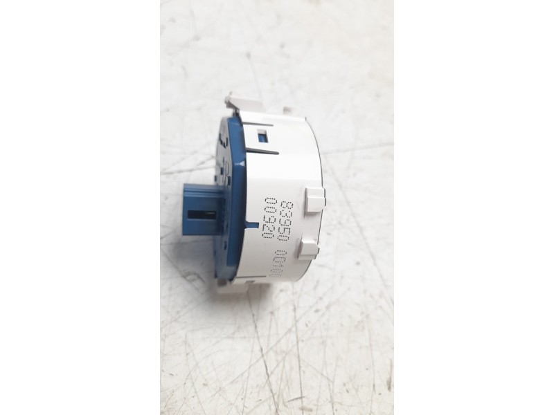 Recambio de warning para toyota yaris hybrid feel referencia OEM IAM 839500D100  