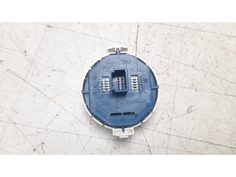 Recambio de warning para toyota yaris hybrid feel referencia OEM IAM 839500D100  