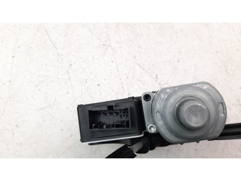 Recambio de elevalunas trasero derecho para seat ateca (khp) fr referencia OEM IAM 575839462A  