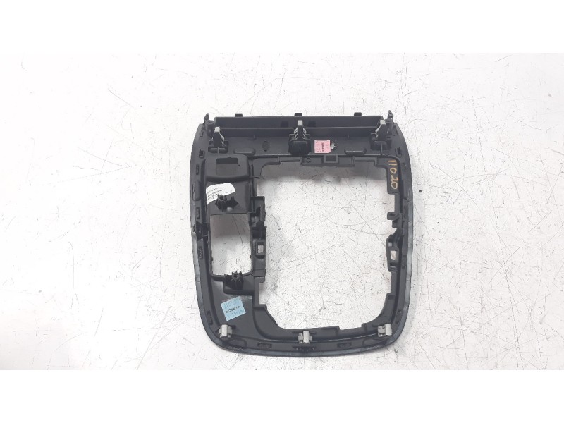 Recambio de moldura para renault scenic iv 1.2 tce energy referencia OEM IAM 969333970R  