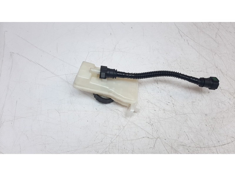 Recambio de deposito servo para peugeot 308 sw 1.5 blue-hdi fap referencia OEM IAM 9807651580  