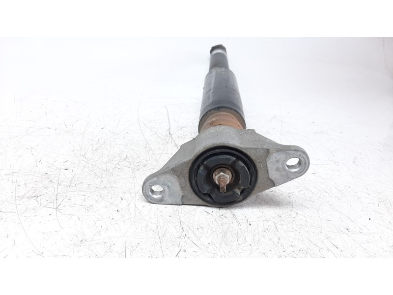 Recambio de amortiguador trasero izquierdo para mazda cx-3 2.0 cat referencia OEM IAM KF6928700  