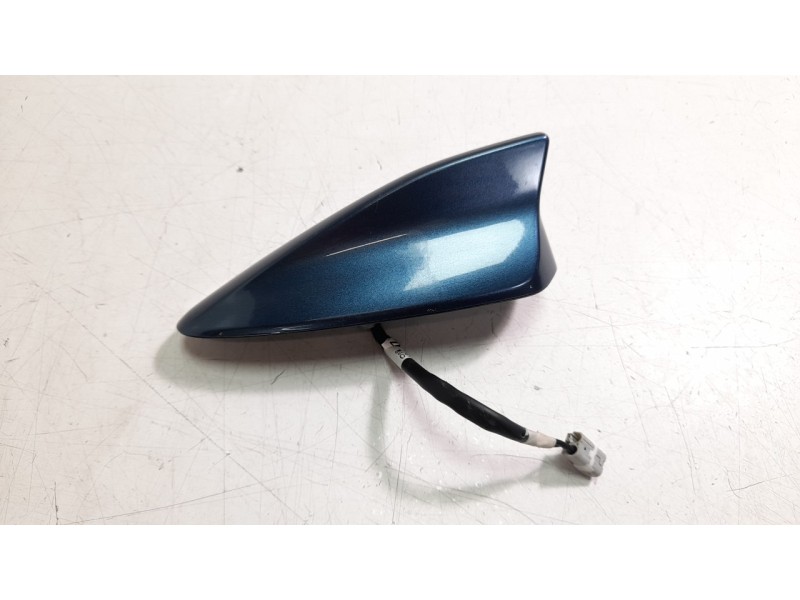 Recambio de antena para mazda cx-3 2.0 cat referencia OEM IAM GML86693013  