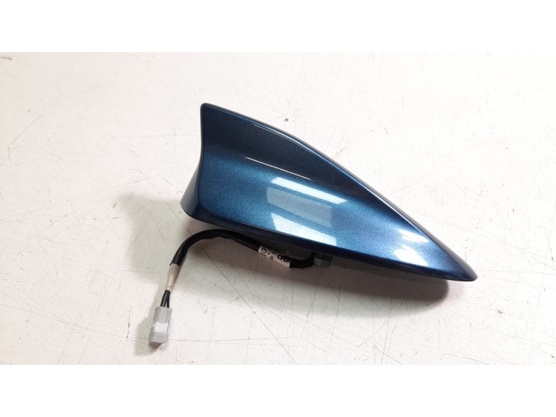 Recambio de antena para mazda cx-3 2.0 cat referencia OEM IAM GML86693013  