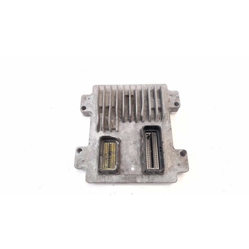 Recambio de centralita motor uce para opel corsa e 1.4 referencia OEM IAM 12679197  