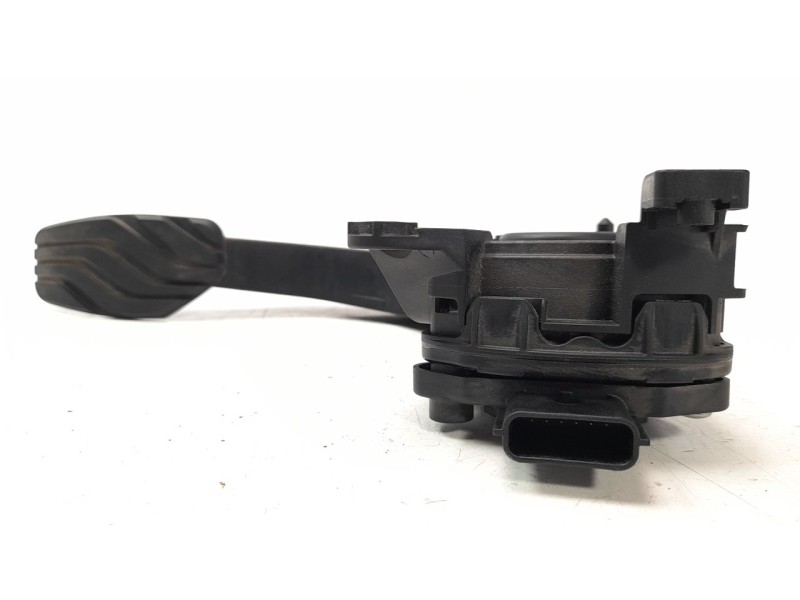 Recambio de potenciometro pedal para renault captur ii 1.0 tce referencia OEM IAM 180100879R  