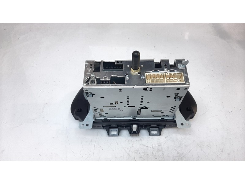 Recambio de sistema audio / radio cd para hyundai tucson 1.6 cat referencia OEM IAM 96160D3720ZL5  