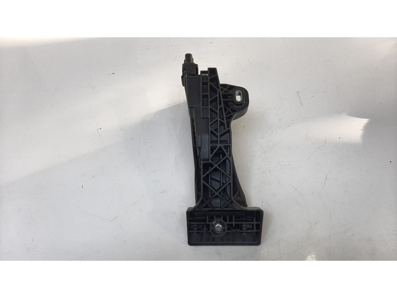 Recambio de potenciometro pedal para hyundai tucson 1.6 cat referencia OEM IAM 32414400  