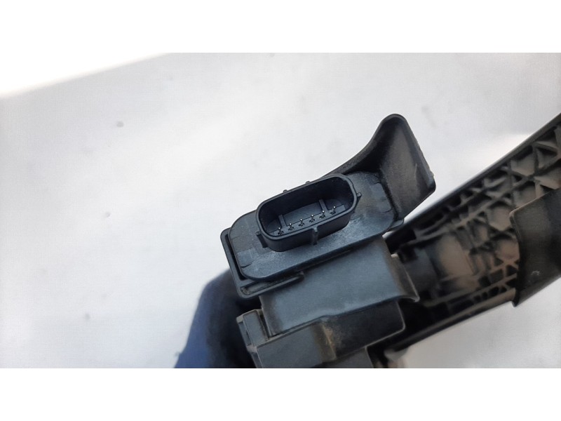 Recambio de potenciometro pedal para hyundai tucson 1.6 cat referencia OEM IAM 32414400  
