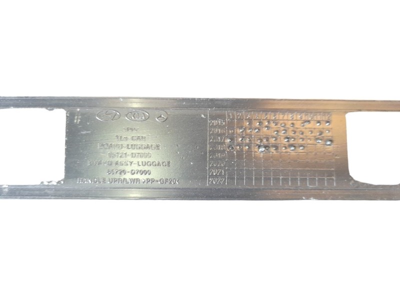 Recambio de bandeja trasera para hyundai tucson 1.6 cat referencia OEM IAM 85720D7000  