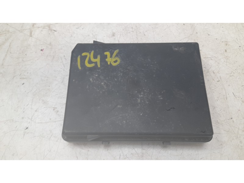 Recambio de caja reles / fusibles para dacia duster iii eco-g 100 essential referencia OEM IAM 284B70754R  