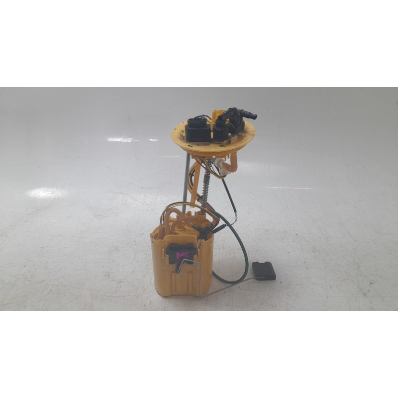 Recambio de bomba combustible para land rover discovery sport (l550) 2.0 d 4x4 referencia OEM IAM GK729H307EA  