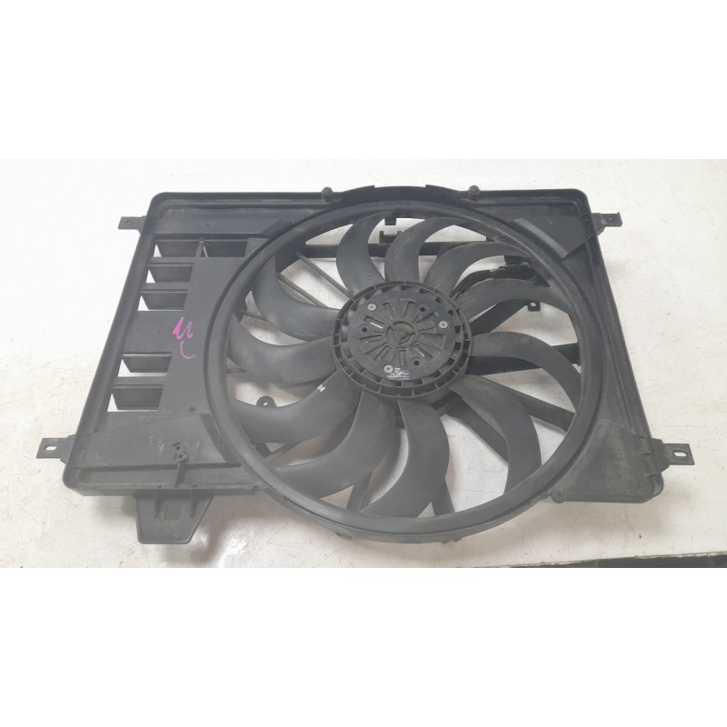 Recambio de electroventilador para land rover discovery sport (l550) 2.0 d 4x4 referencia OEM IAM GJ328C607BB  