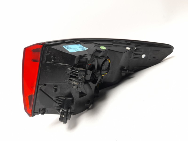 Recambio de piloto trasero izquierdo para mg zs suv (azs1) 1.5 vti referencia OEM IAM 10571681  