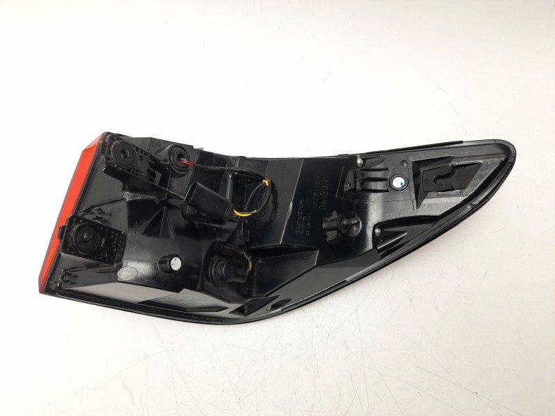 Recambio de piloto trasero izquierdo para mg zs suv (azs1) 1.5 vti referencia OEM IAM 10571681  