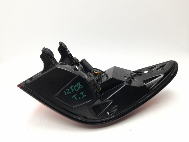 Recambio de piloto trasero izquierdo para mg zs suv (azs1) 1.5 vti referencia OEM IAM 10571681  