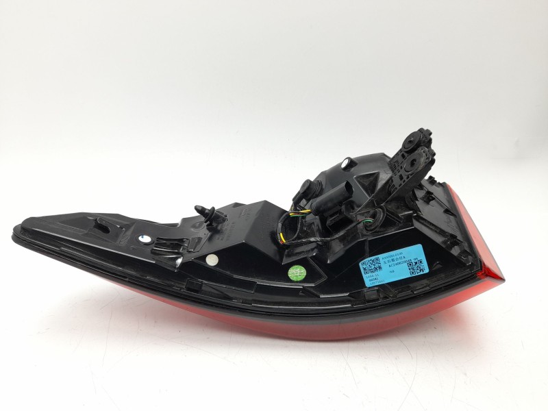 Recambio de piloto trasero izquierdo para mg zs suv (azs1) 1.5 vti referencia OEM IAM 10571681  