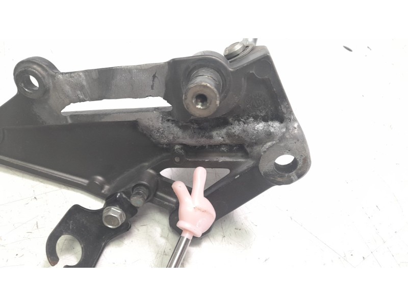 Recambio de estribo lateral para kawasaki z 300 referencia OEM IAM 350631000  