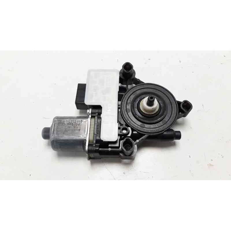 Recambio de motor elevalunas trasero izquierdo para audi a3 sedán(8vs) attraction referencia OEM IAM 5Q0959811DAU1 0130822695 