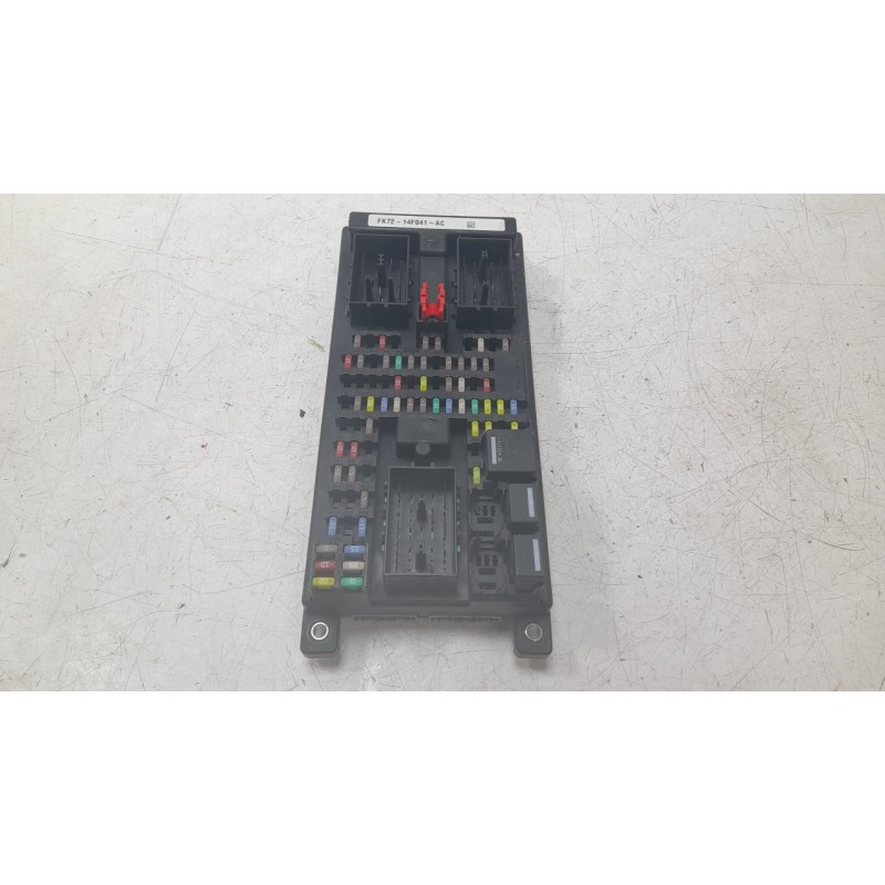 Recambio de caja reles / fusibles para land rover discovery sport (l550) 2.0 d 4x4 referencia OEM IAM FK7214F041AC  